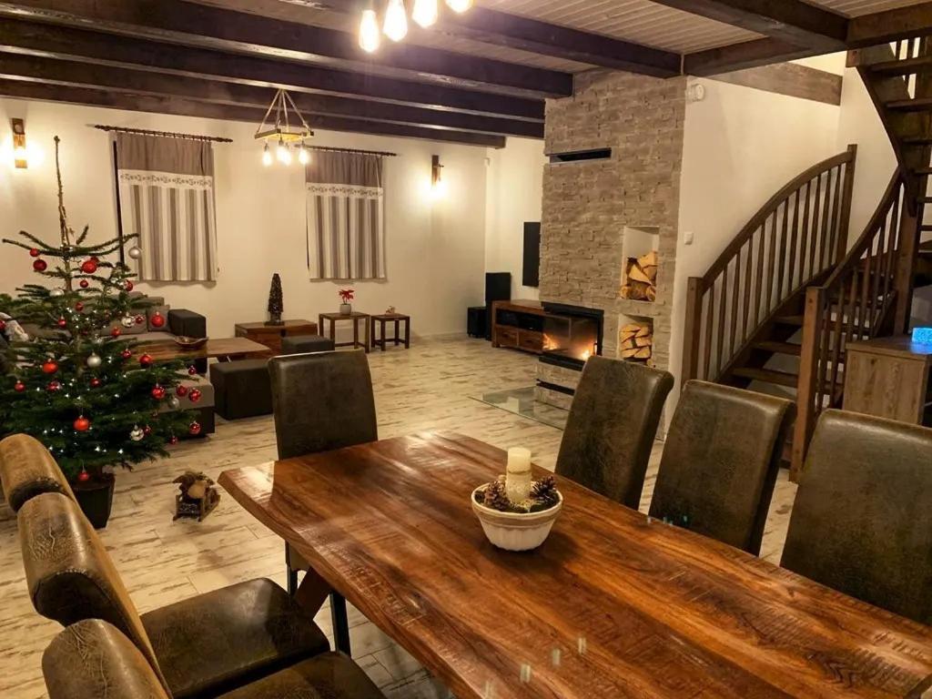 Vila Svistovka Stara Lesna Luaran gambar